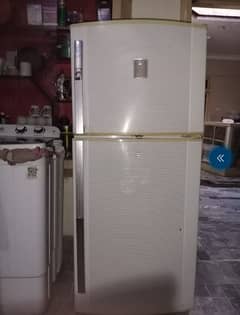 Dawlance Refrigerator Fully working condition Check kar sakty hn a kar