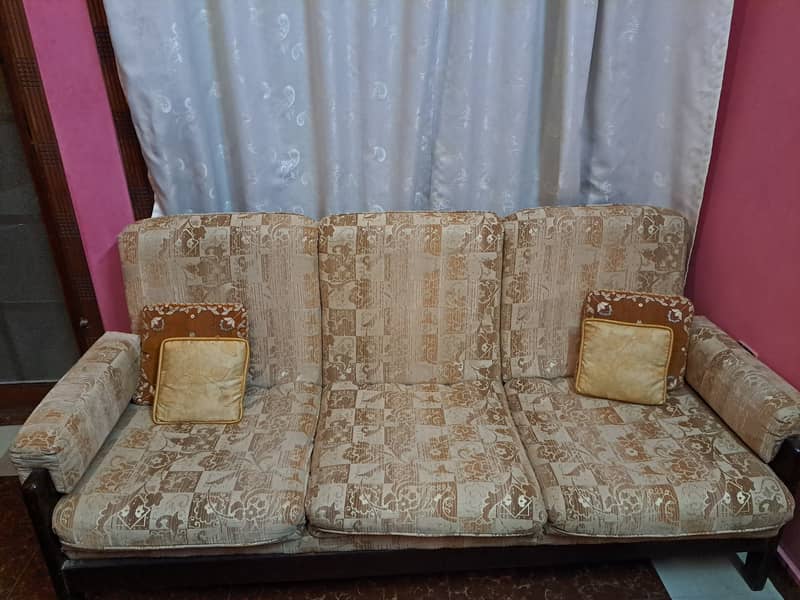 Sofa sets and tables 3