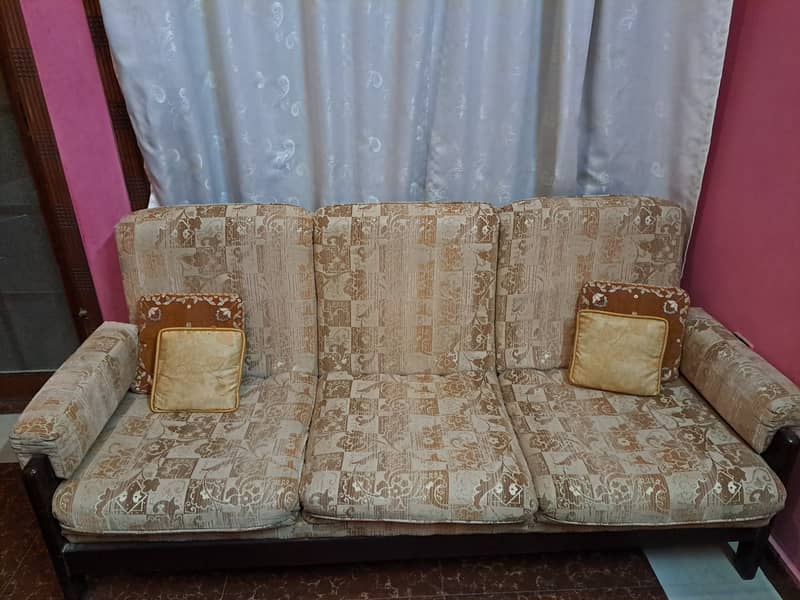 Sofa sets and tables 4
