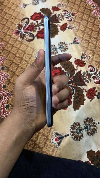vivo y21 mobile ram 4 rom 64Gb only box condition 10/10 5