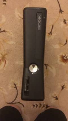 250GB Xbox 360 Very clean 25+Games Very good condition