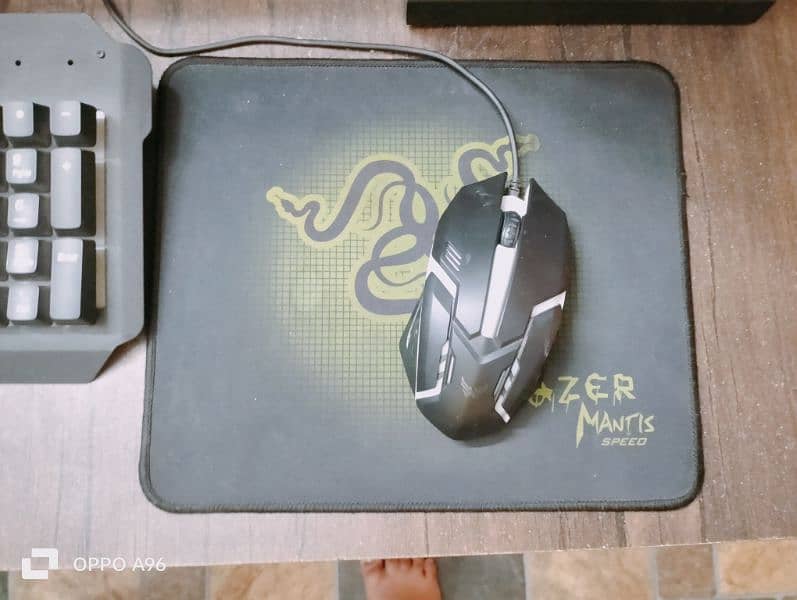 gaming keyboard+mouse and mouse pad free 2