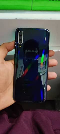 Samsung A50 6/128 0