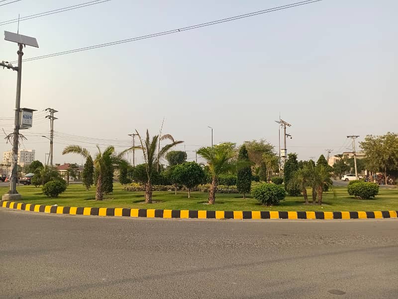 1 kanal Main ki Back H' Block plot for sale in lda avenue 1 3