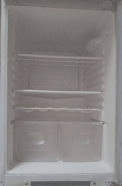 Fridge for sale. 4