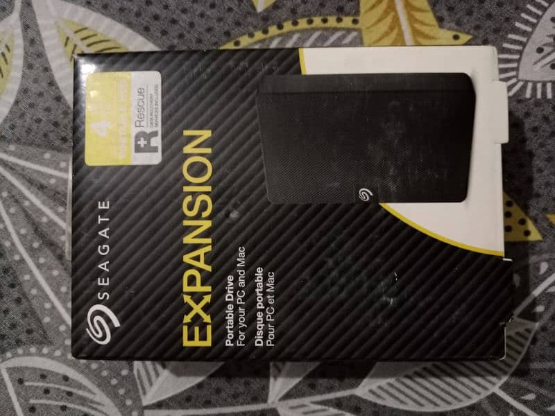 Seagate Expansion 4TB External Hard Drive 1