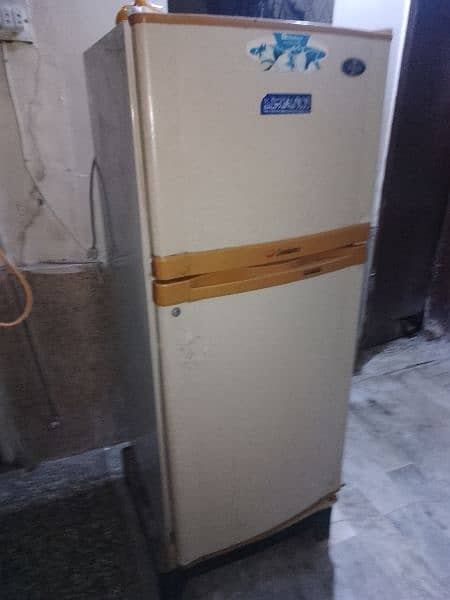 12 Cubic 2 door Used Dawlance Refrigerator, compresser not working 2