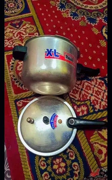 pressure cooker for sale good condition 0