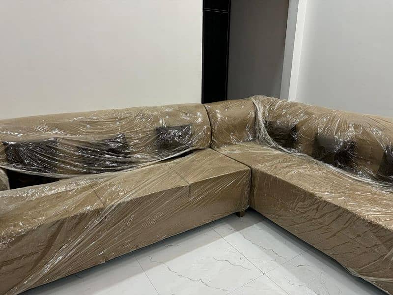 "Luxurious L-Shaped Sofa for Sale - Seats 6 Comfortably!" 2