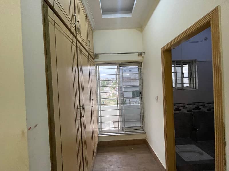 12 Marla Upper Portion for Rent in G-15 islamabad 9