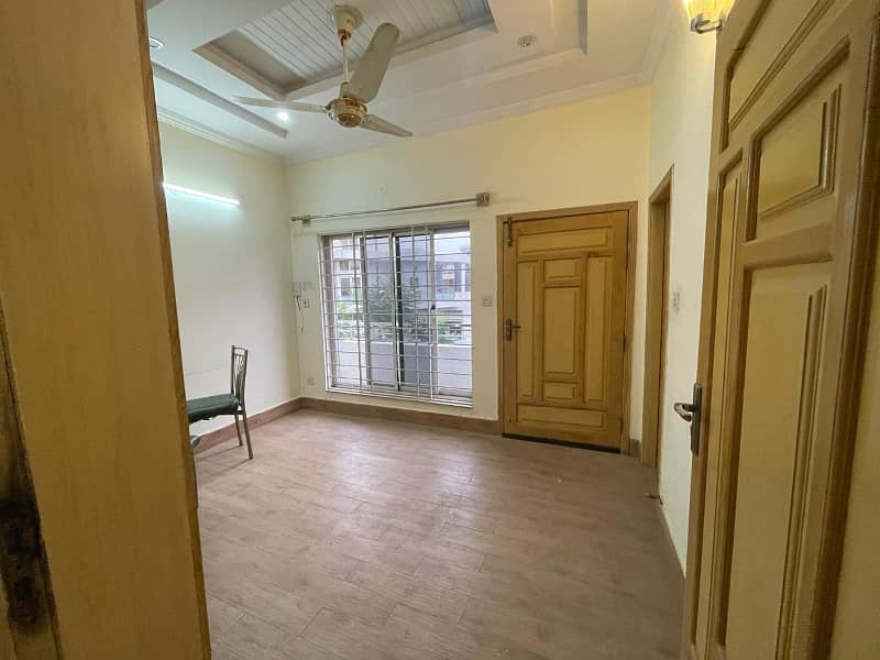 12 Marla Upper Portion for Rent in G-15 islamabad 11