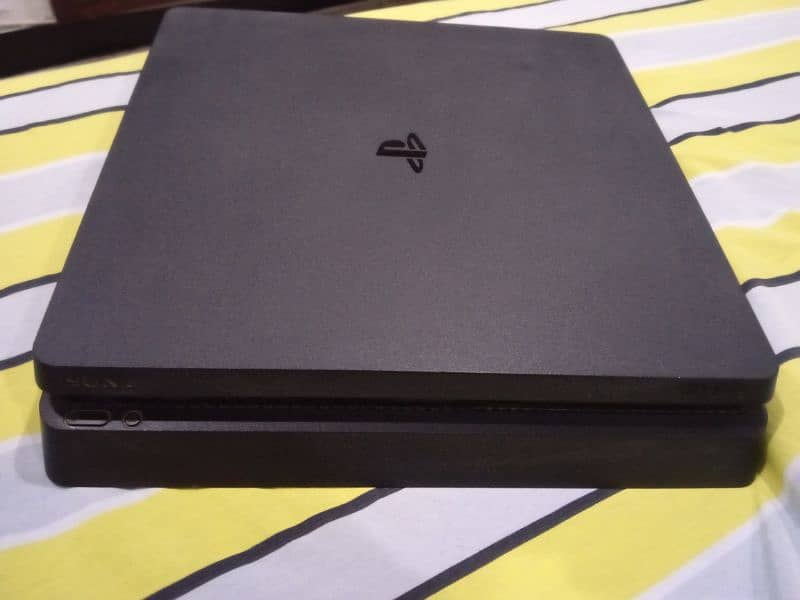 PS4 for Sale in New Condition. 1