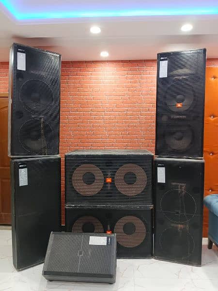 JBL speakers 0