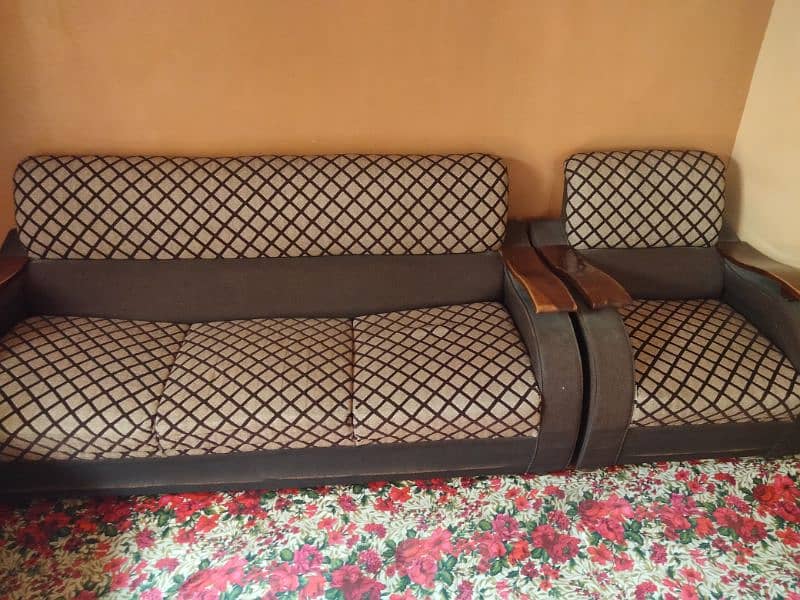 Sofa set for sale in decent condition 2