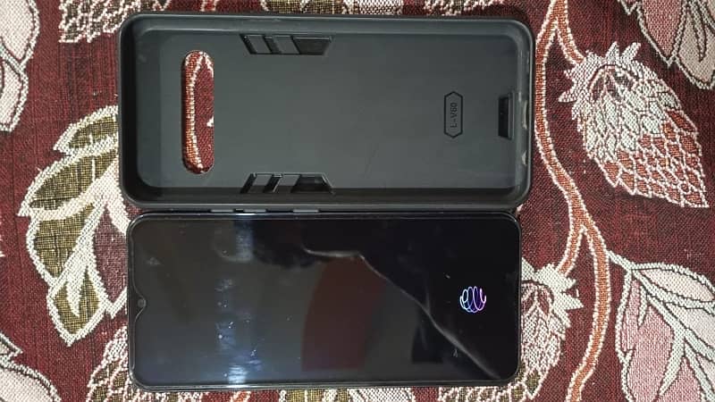 lg v60 10/10 condition 8gb 128gb aal ok water pack 1