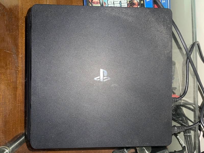 PS4 Slim 0