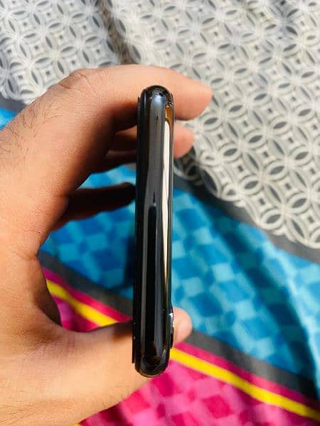 IPhone X 64 GB PTA Approved Black color 2