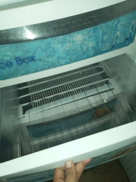 Dawlence vertical freezer almost new 10