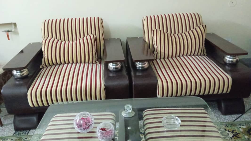 5 seater dawaan table and table stool 1