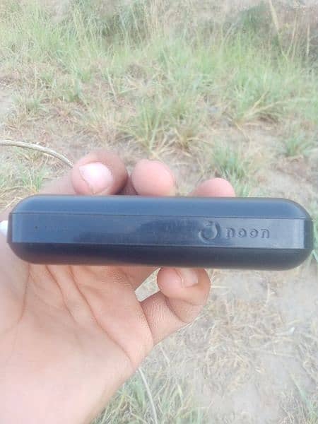 saudia ka power bank hai noon compny ka 0