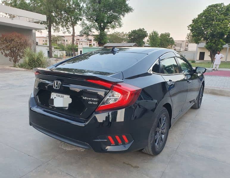 Honda Civic Oriel 2018 7