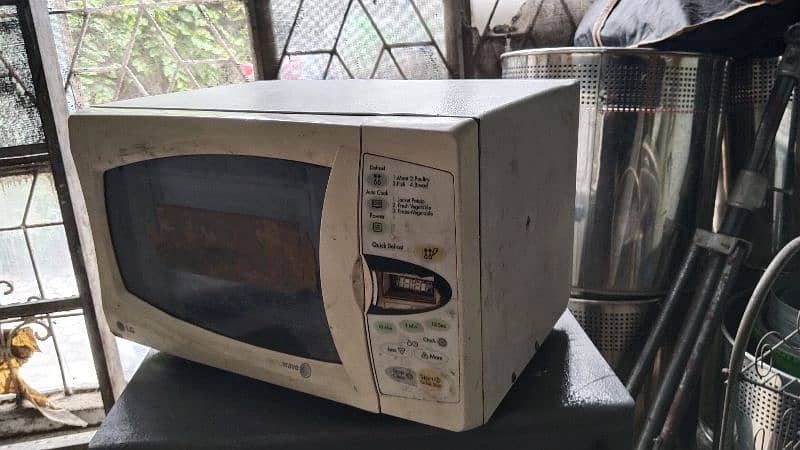 LG microwave oven 1