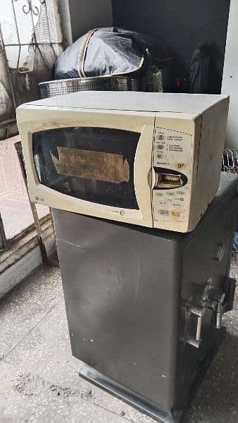 LG microwave oven 3