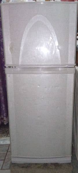 Dawlance refrigerator . 4