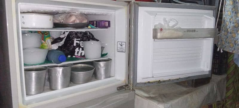 Dawlance refrigerator . 6