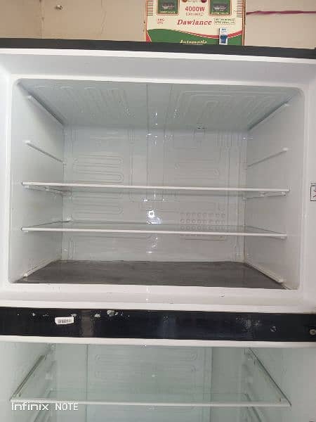 Used Dawlance fridge for sale at very low price 4