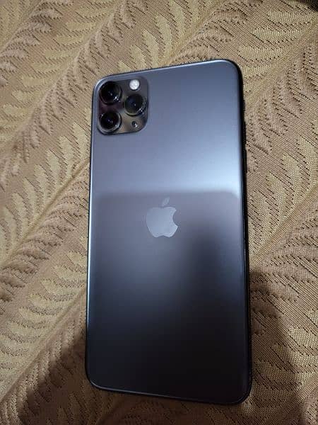 iphone 11 pro max 4