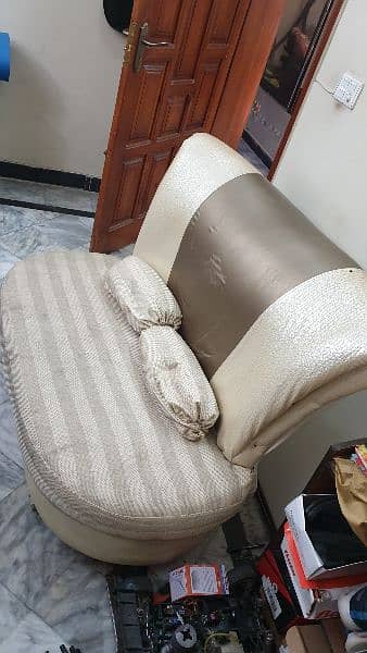 2 seater sofa 0