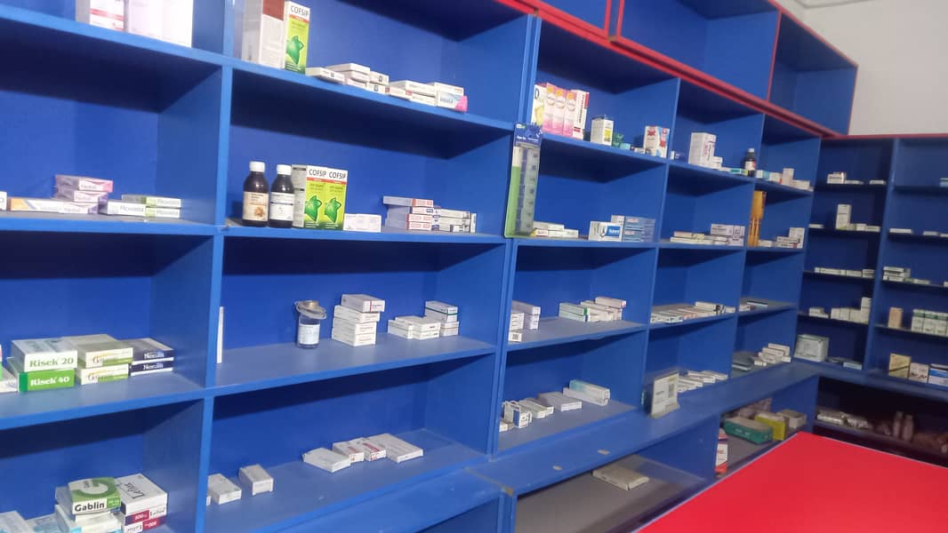 Medical Store Counter, Racks, Shelves (with glass shelves) Lahore 4