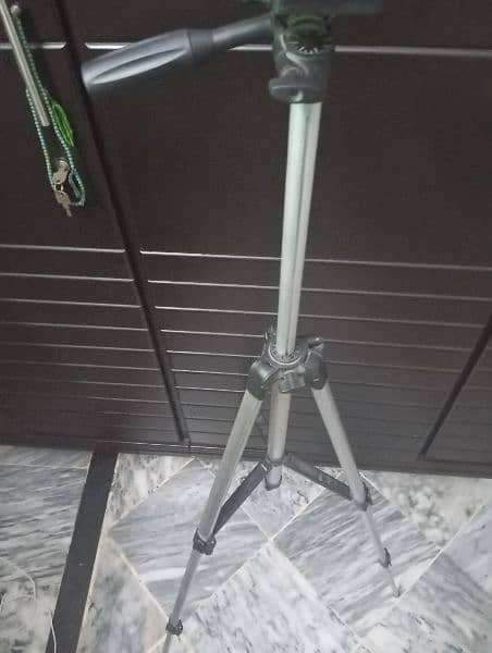 Tripod Stand With mobile holder 2