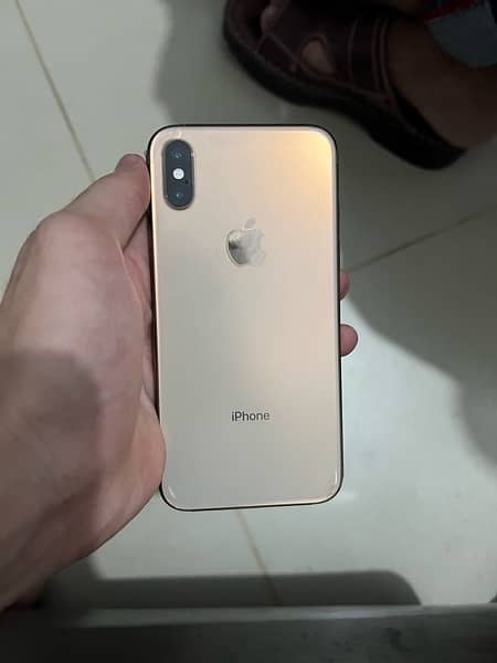 IPHONE XS GOLDEN COLOUR 1