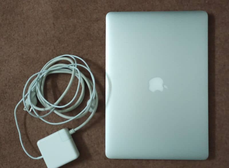 MacBook pro 15 inch mid 2014 3