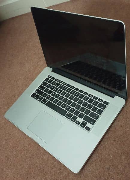 MacBook pro 15 inch mid 2014 2