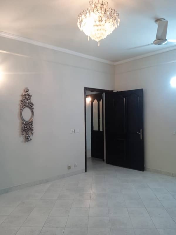 1 Kanal Beautiful Upper Portion Available For Family + Separate Gate 1