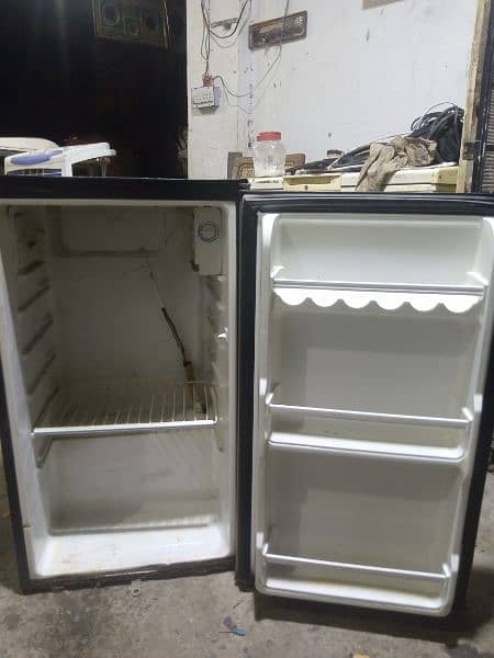 Mini one door fridge for sale 2