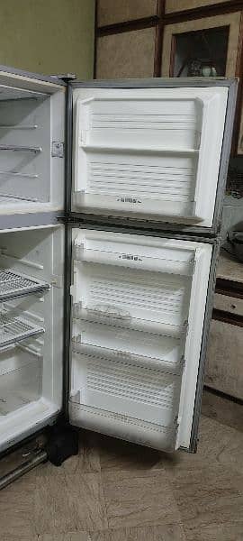 Dawlance Medium size Refrigerator For Sale 1