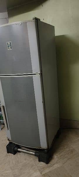 Dawlance Medium size Refrigerator For Sale 4
