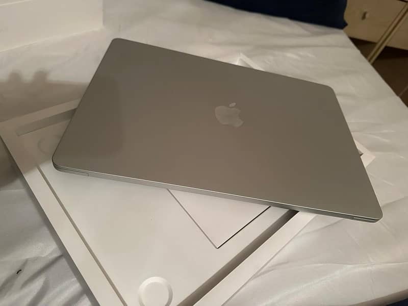 macbook air m2 15inch brand new just box open 1