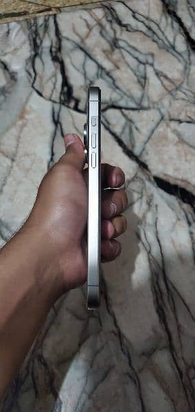 I phone 15 pro max 512 factory unlocked 10 by 10 condition 2