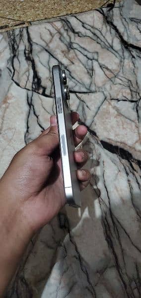 I phone 15 pro max 512 factory unlocked 10 by 10 condition 3