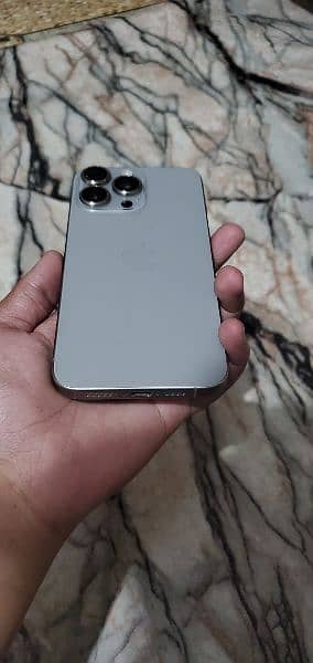 I phone 15 pro max 512 factory unlocked 10 by 10 condition 4
