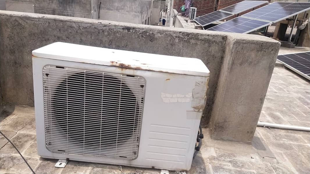 3 SPLIT AIR CONDITION 1.5 TON VERY REASONABLE PRICE 5