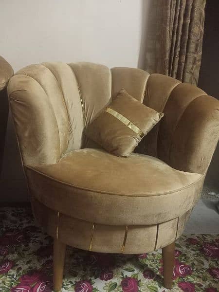 5 seater sofa 1 month used 1