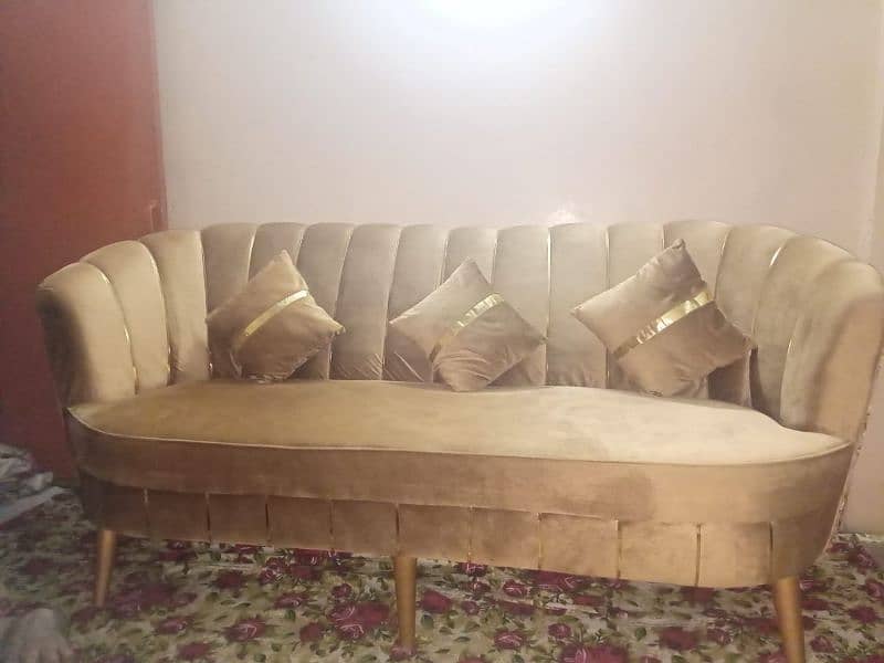 5 seater sofa 1 month used 2