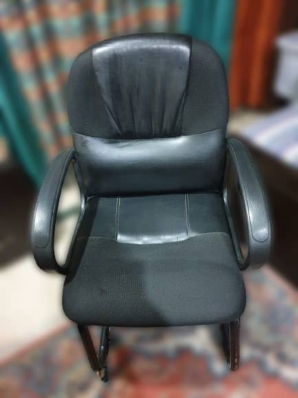 Cushioned Office Chair - Black - Lightweight & Comfortable - 4 Pieces 1