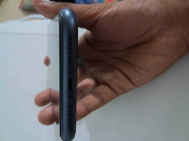 IPhone 11 64Gb Non Pta Factory Unlock 4